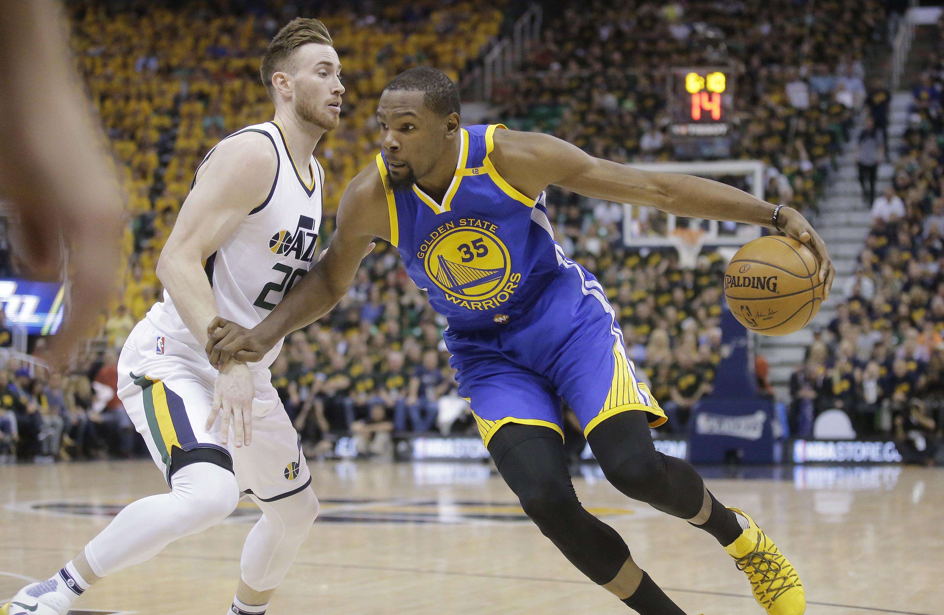 国足就是国足！和澳大利亚的主场对决带动了整个杭州的线下应援…