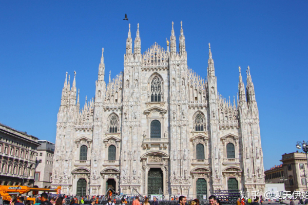 羽超半决赛搞笑一幕 贾一凡、刘圣书换拍大乌龙 全场观众笑开了花