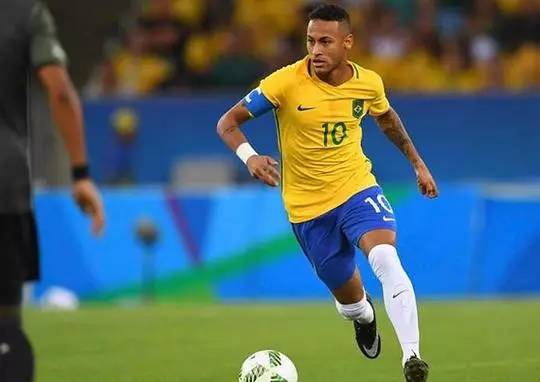 上海外援范赖克 大力跳发三连ACE震撼全场 这是发球还是扔炸弹？