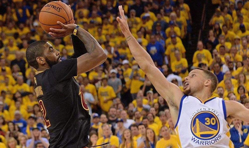 国米官方：阿切尔比右大腿股二头肌拉伤，据悉将缺席一个月